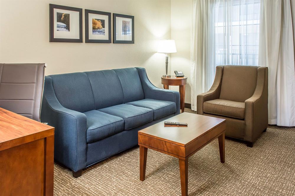 Comfort Suites Near Potomac Mills Woodbridge Exterior foto